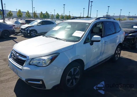 2017 Subaru Forester 2.5I Premium из США, поврежденный, VIN JF2SJAECXHH416764